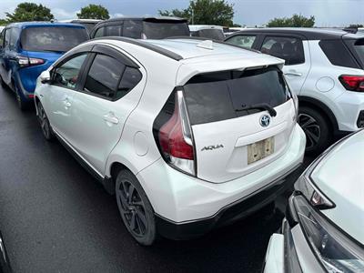 2015 Toyota Aqua - Thumbnail