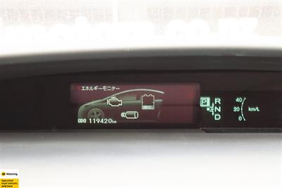 2016 Toyota Prius - Thumbnail