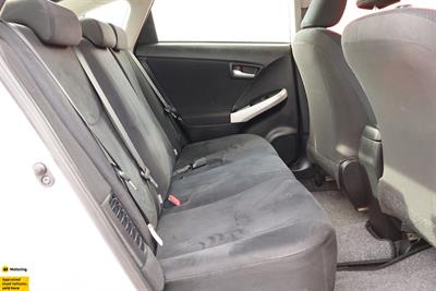 2016 Toyota Prius - Thumbnail