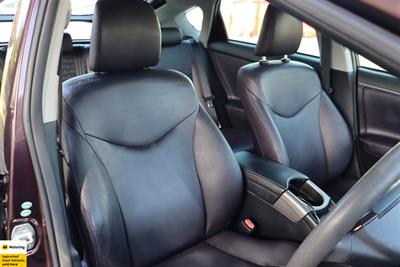 2013 Toyota Prius - Thumbnail