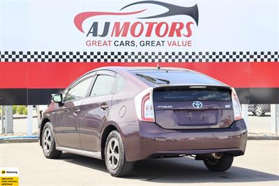 2013 Toyota Prius - Thumbnail