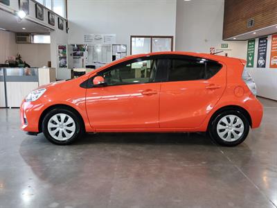 2013 Toyota Aqua - Thumbnail