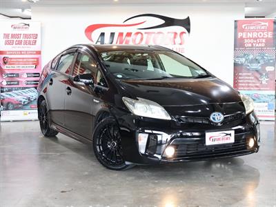 2013 Toyota Prius - Thumbnail