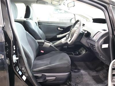 2013 Toyota Prius - Thumbnail