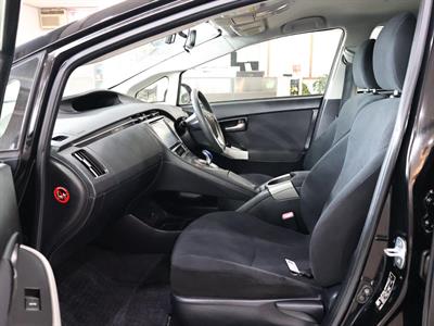 2013 Toyota Prius - Thumbnail