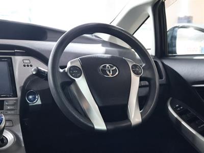2013 Toyota Prius - Thumbnail