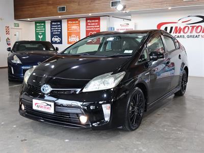 2013 Toyota Prius - Thumbnail