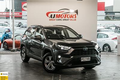 2022 Toyota RAV4 - Thumbnail