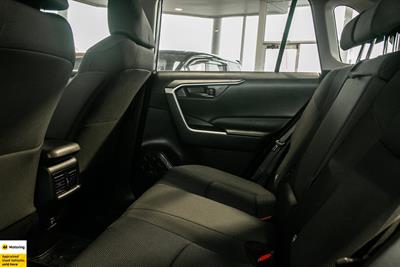 2022 Toyota RAV4 - Thumbnail