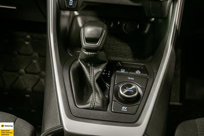 2022 Toyota RAV4 - Thumbnail