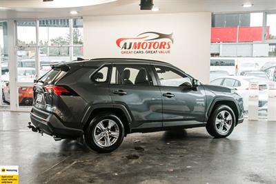 2022 Toyota RAV4 - Thumbnail