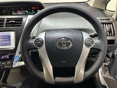 2013 Toyota Prius - Thumbnail