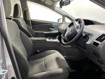 2013 Toyota Prius - Thumbnail