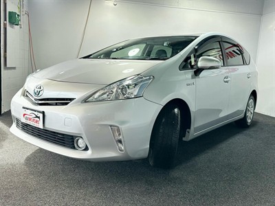 2013 Toyota Prius - Thumbnail