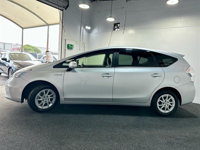 2013 Toyota Prius - Thumbnail