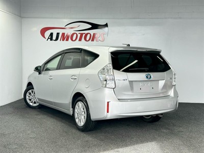 2013 Toyota Prius - Thumbnail