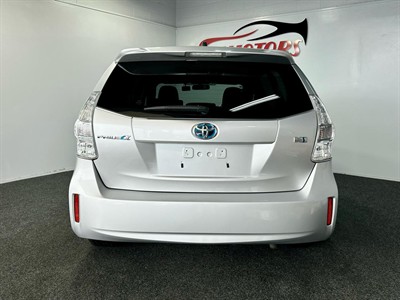 2013 Toyota Prius - Thumbnail