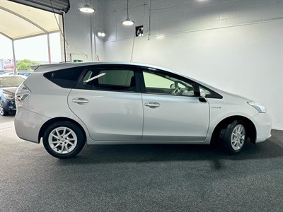 2013 Toyota Prius - Thumbnail