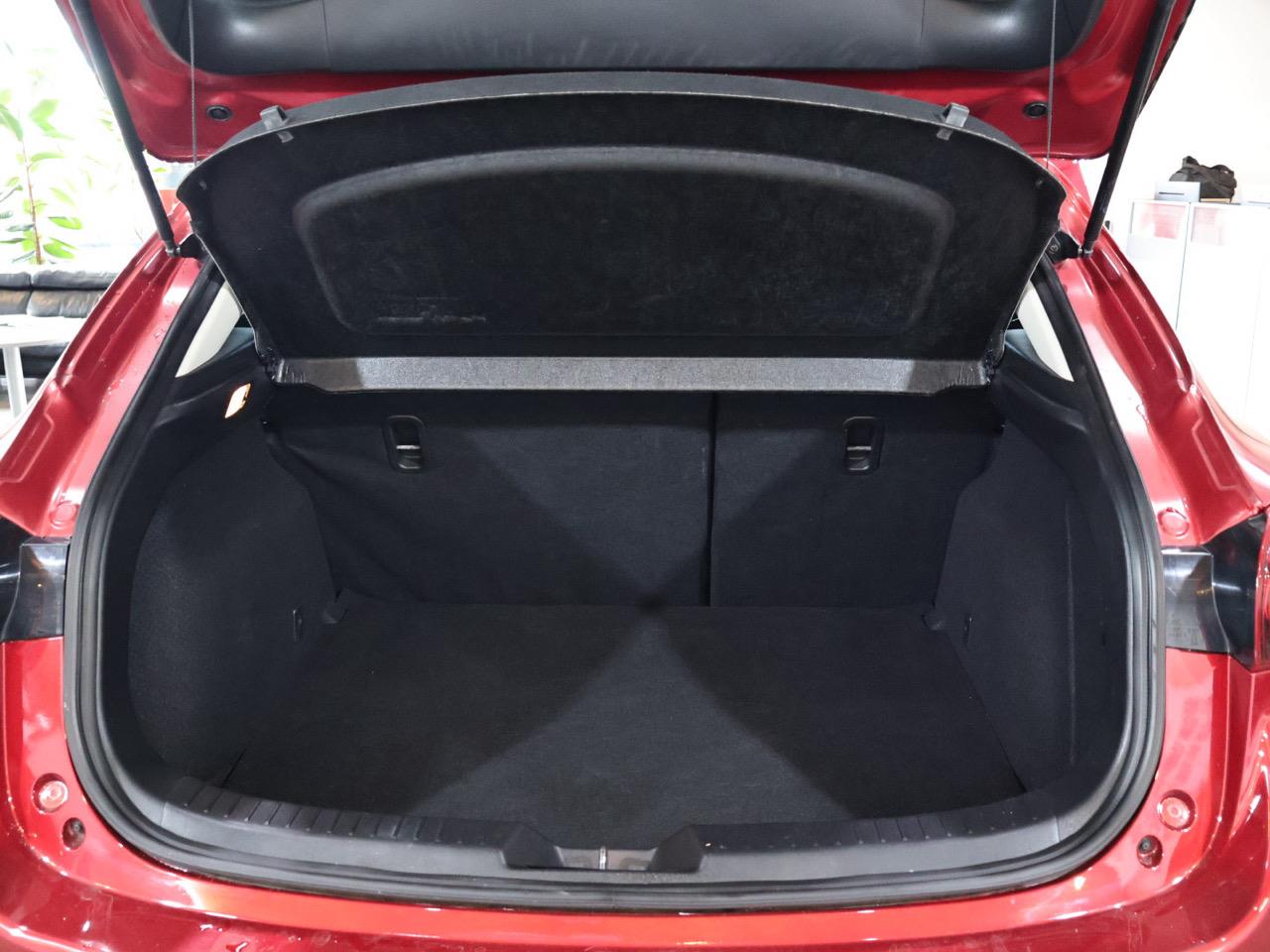 2013 Mazda Axela