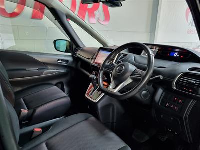 2019 Nissan Serena - Thumbnail