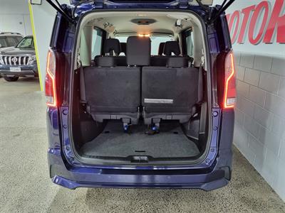 2019 Nissan Serena - Thumbnail