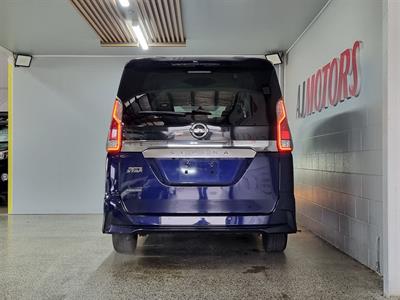 2019 Nissan Serena - Thumbnail
