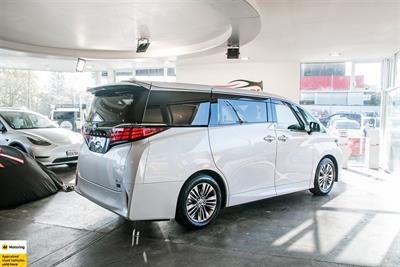 2024 Toyota Alphard - Thumbnail