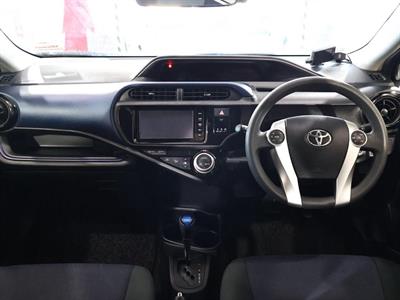 2015 Toyota Aqua - Thumbnail