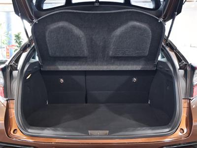 2017 Toyota C-HR - Thumbnail