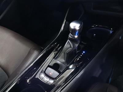2017 Toyota C-HR - Thumbnail