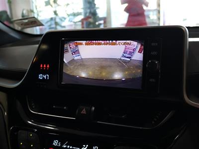 2017 Toyota C-HR - Thumbnail