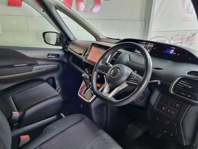 2019 Nissan Serena - Thumbnail