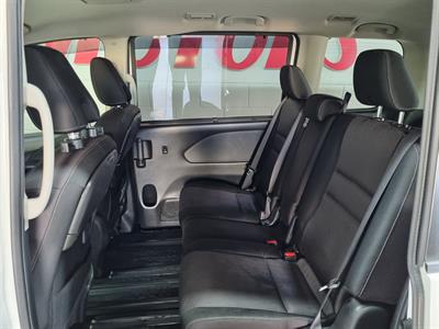 2019 Nissan Serena - Thumbnail