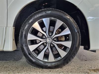 2019 Nissan Serena - Thumbnail