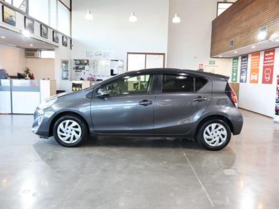 2015 Toyota Aqua - Thumbnail