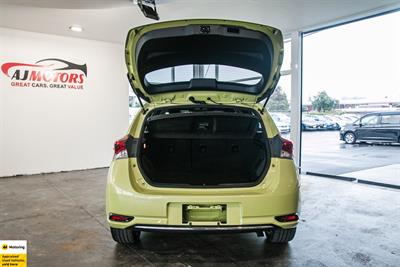 2016 Toyota Auris - Thumbnail