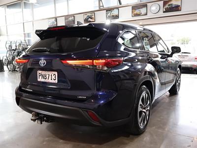 2022 Toyota Highlander - Thumbnail