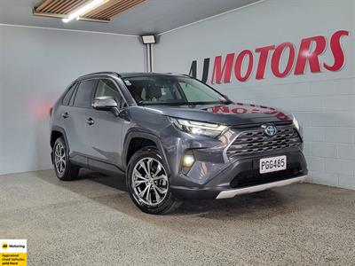 2022 Toyota RAV4 - Thumbnail