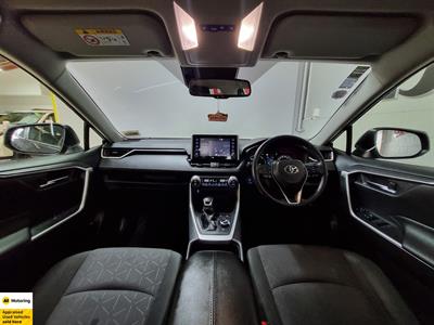 2022 Toyota RAV4 - Thumbnail