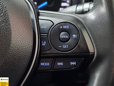 2022 Toyota RAV4 - Thumbnail