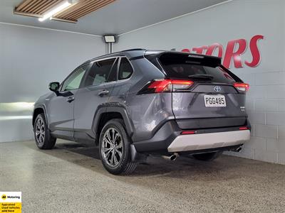 2022 Toyota RAV4 - Thumbnail