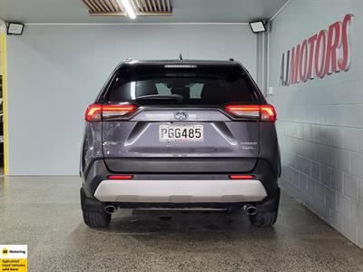 2022 Toyota RAV4 - Thumbnail