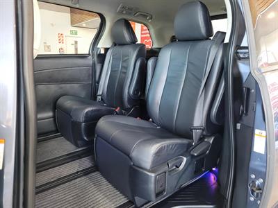 2014 Toyota Estima - Thumbnail