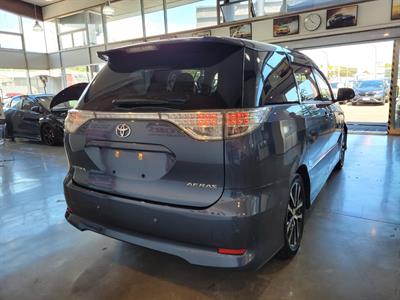 2014 Toyota Estima - Thumbnail