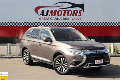 2022 Mitsubishi Outlander - Thumbnail