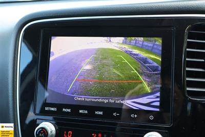 2022 Mitsubishi Outlander - Thumbnail