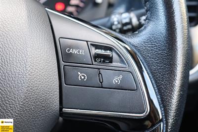 2022 Mitsubishi Outlander - Thumbnail