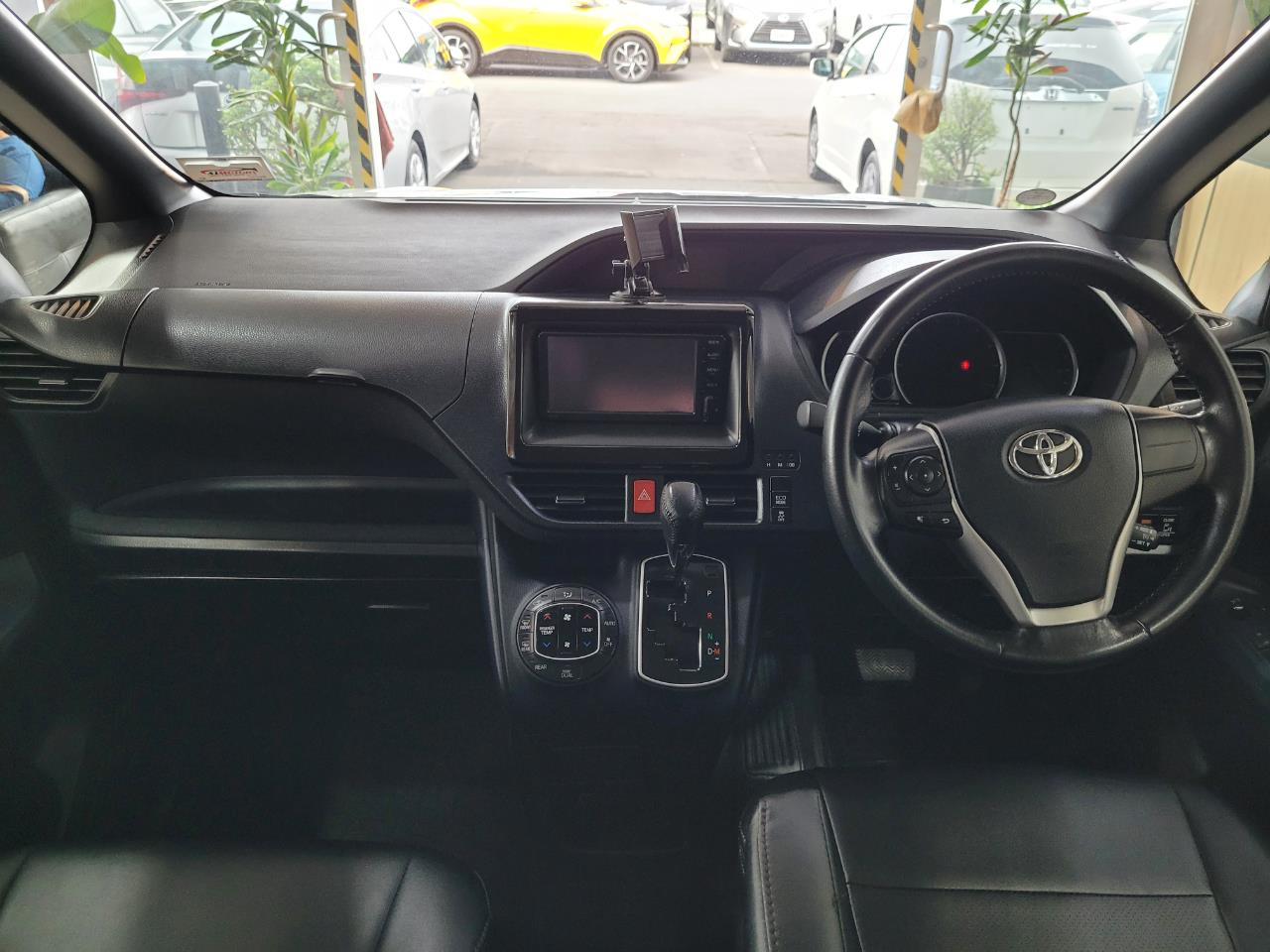 2014 Toyota Voxy