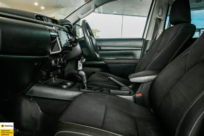 2021 Toyota Hilux - Thumbnail