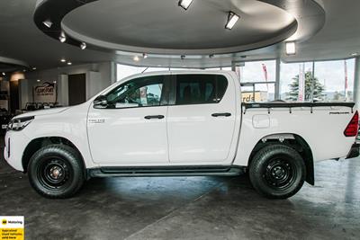 2021 Toyota Hilux - Thumbnail
